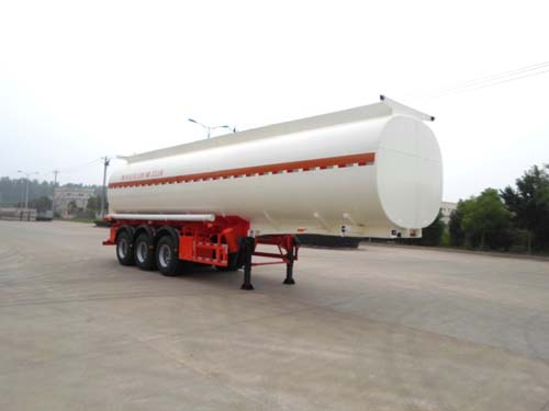 恒信致远11米31吨3轴易燃液体罐式运输半挂车(CHX9402GRY)