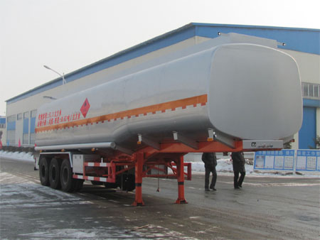 陆平机器13米30.2吨3轴化工液体运输半挂车(LPC9403GHY)
