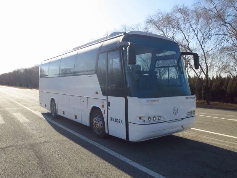 北方9米24-39座豪华旅游客车(BFC6901A)