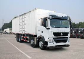 豪沃牌ZZ5317XXYN466GD1厢式运输车
