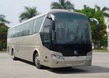 金旅12米24-58座客车(XML6122J28Y)