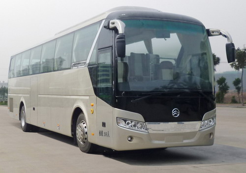 金旅12米24-58座客车(XML6122J18Z)