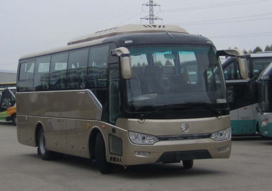 金旅8.8米24-39座客车(XML6887J28)
