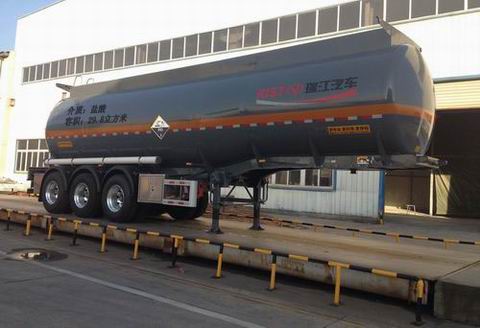 瑞江10.6米31.8吨3轴腐蚀性物品罐式运输半挂车(WL9402GFWA)