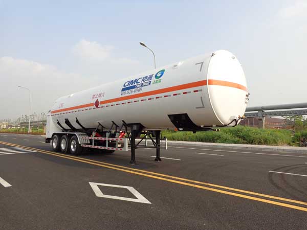 中集13米22.3吨3轴低温液体运输半挂车(NTV9380GDY)