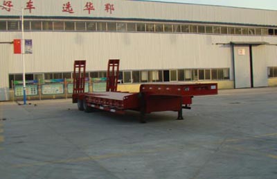 华郓达12米27.2吨2轴低平板半挂车(FL9350TDP)