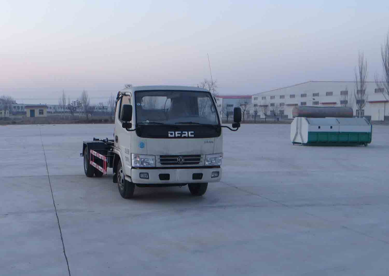 YLD5070ZXXDFE4 陕汽牌车厢可卸式垃圾车图片