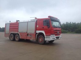 干粉泡沫联用消防车
