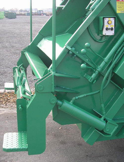 圣岳牌SDZ5084ZYS压缩式垃圾车公告图片