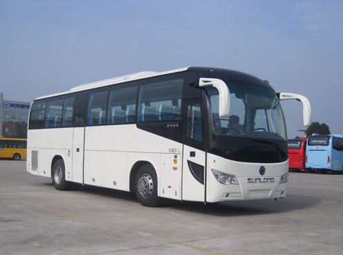 申龙10.8米24-57座客车(SLK6112F5A)
