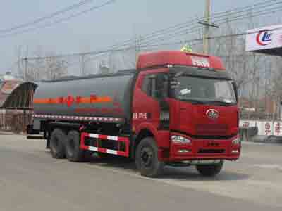 程力威牌CLW5250GRYC4易燃液体罐式运输车