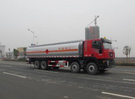 易燃液体罐式运输车