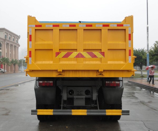 韶液牌SGQ5250ZLJJG4自卸式垃圾车公告图片