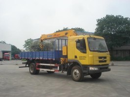 随车起重运输车