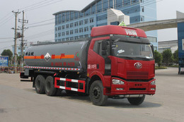 CLW5250GFWC4型腐蚀性物品罐式运输车图片