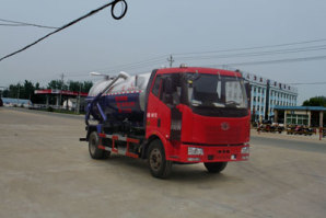 吸污车