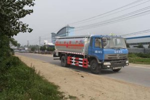 运油车