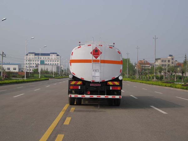 龙帝牌SLA5250GRYB8易燃液体罐式运输车公告图片