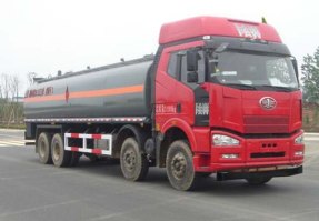 特运牌DTA5310GRYC4易燃液体罐式运输车