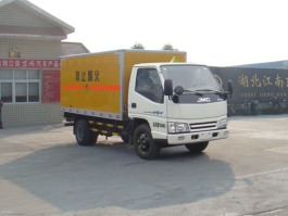 爆破器材运输车