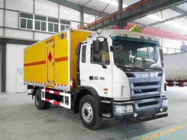 爆破器材运输车