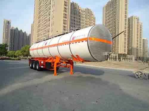 宏宙12.4米30吨3轴易燃液体罐式运输半挂车(HZZ9403GRYA)