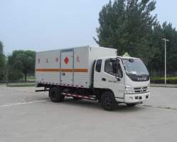 爆破器材运输车