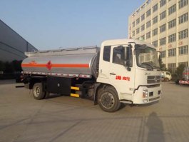 运油车