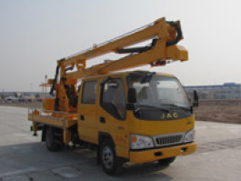 高空作业车