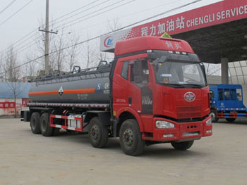 CLW5315GFWC4型腐蚀性物品罐式运输车图片