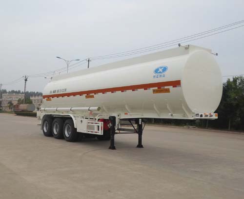 恒信致远10.8米32吨3轴腐蚀性物品罐式运输半挂车(CHX9404GFW)