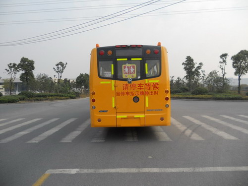 中小学生专用校车图片