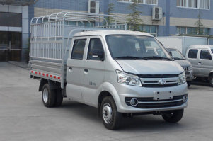 仓栅式运输车