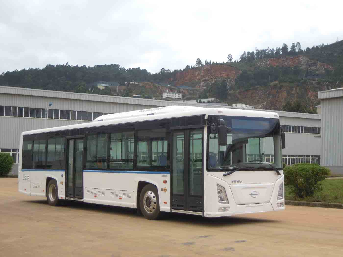 长江12米10-36座纯电动城市客车(FDE6120PDABEV02)