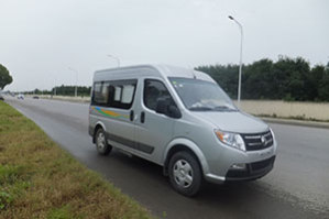 旅居车