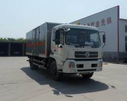 爆破器材运输车