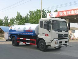 洒水车
