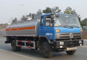 特运牌DTA5160GRYE4易燃液体罐式运输车