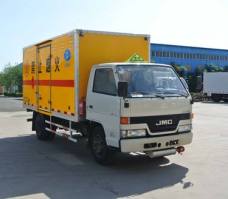 爆破器材运输车