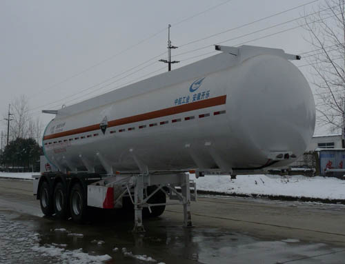 开乐10.3米33.5吨3轴腐蚀性物品罐式运输半挂车(AKL9401GFW)