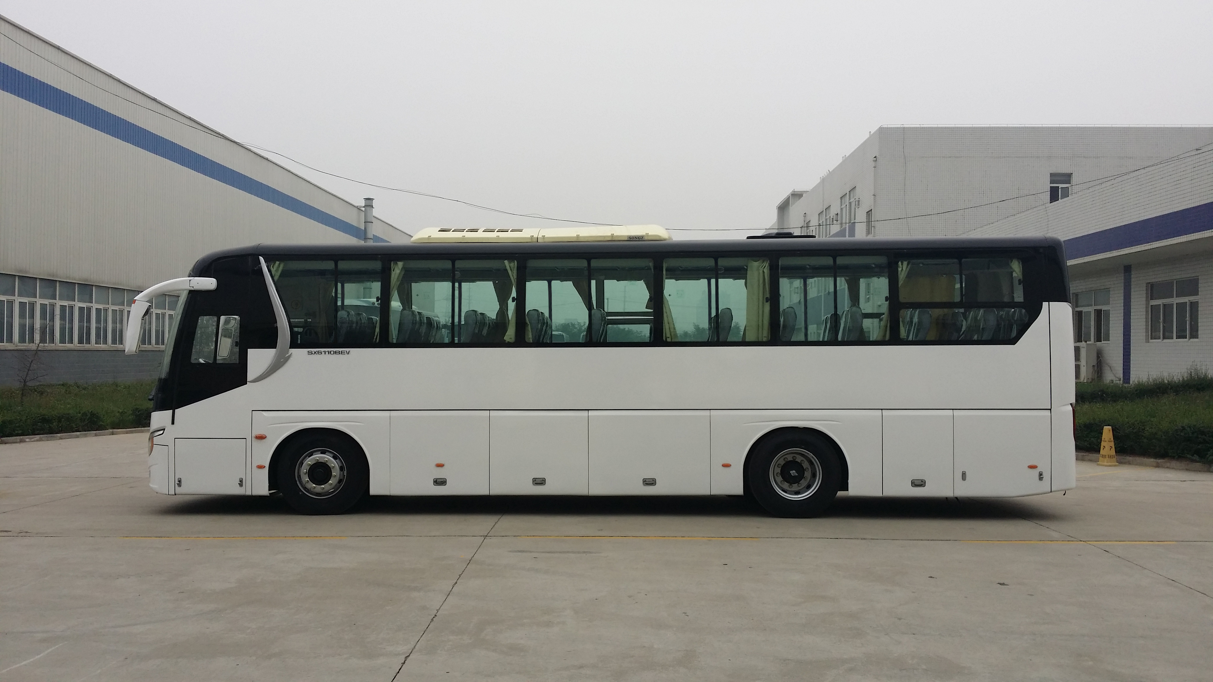 陕汽SX6110BEV纯电动公路客车公告图片