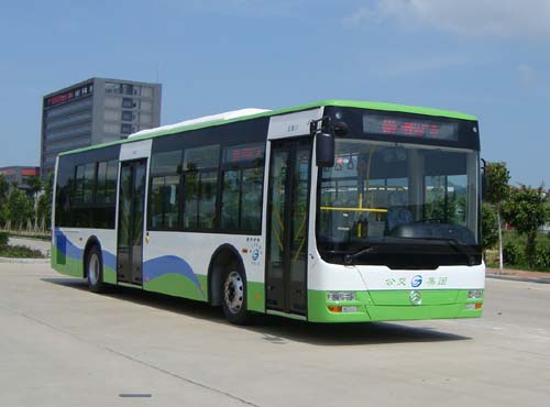 金旅12米10-40座混合动力城市客车(XML6125JHEVA5C)