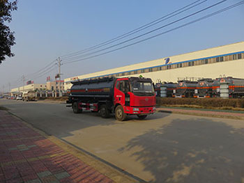 DTA5250GFWCA型腐蚀性物品罐式运输车图片
