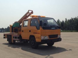 护栏抢修车