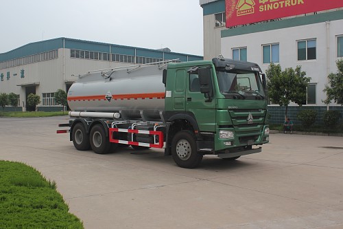 JYJ5257GFWD 绿叶牌腐蚀性物品罐式运输车图片