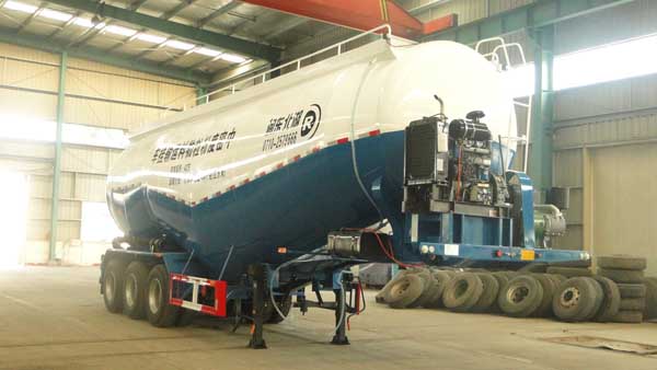 东润10.8米31.6吨3轴中密度粉粒物料运输半挂车(WSH9402GFL)
