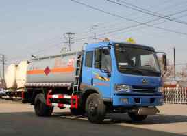 运油车