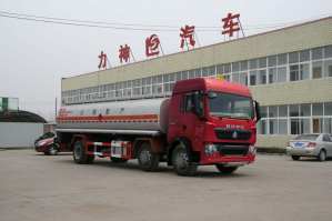 易燃液体罐式运输车