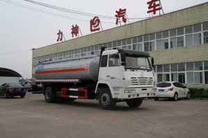 吸污车