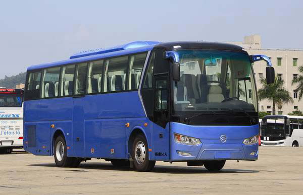 金旅10.5米24-50座客车(XML6102J15Z)
